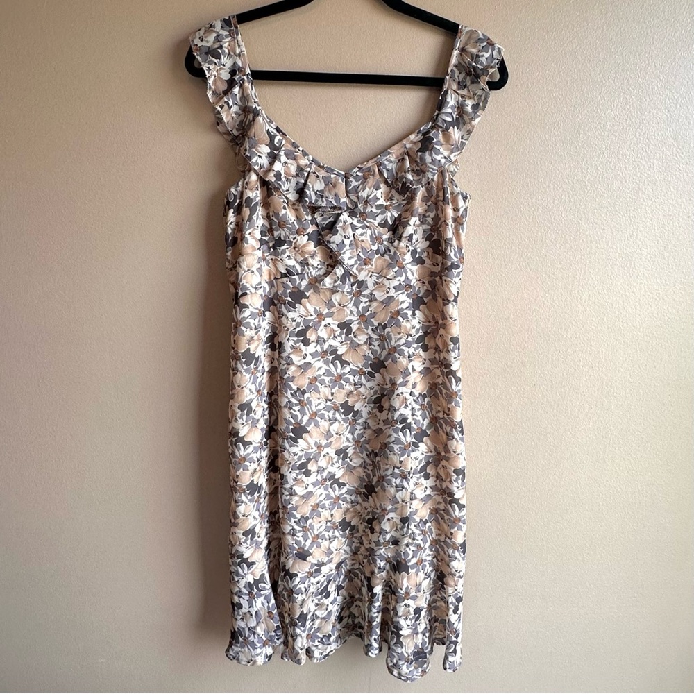 LOFT Womens Dress Tan Floral Sleeveless Ruffle V-neck Neckline Knee Length Sz 6 - Picture 2 of 15